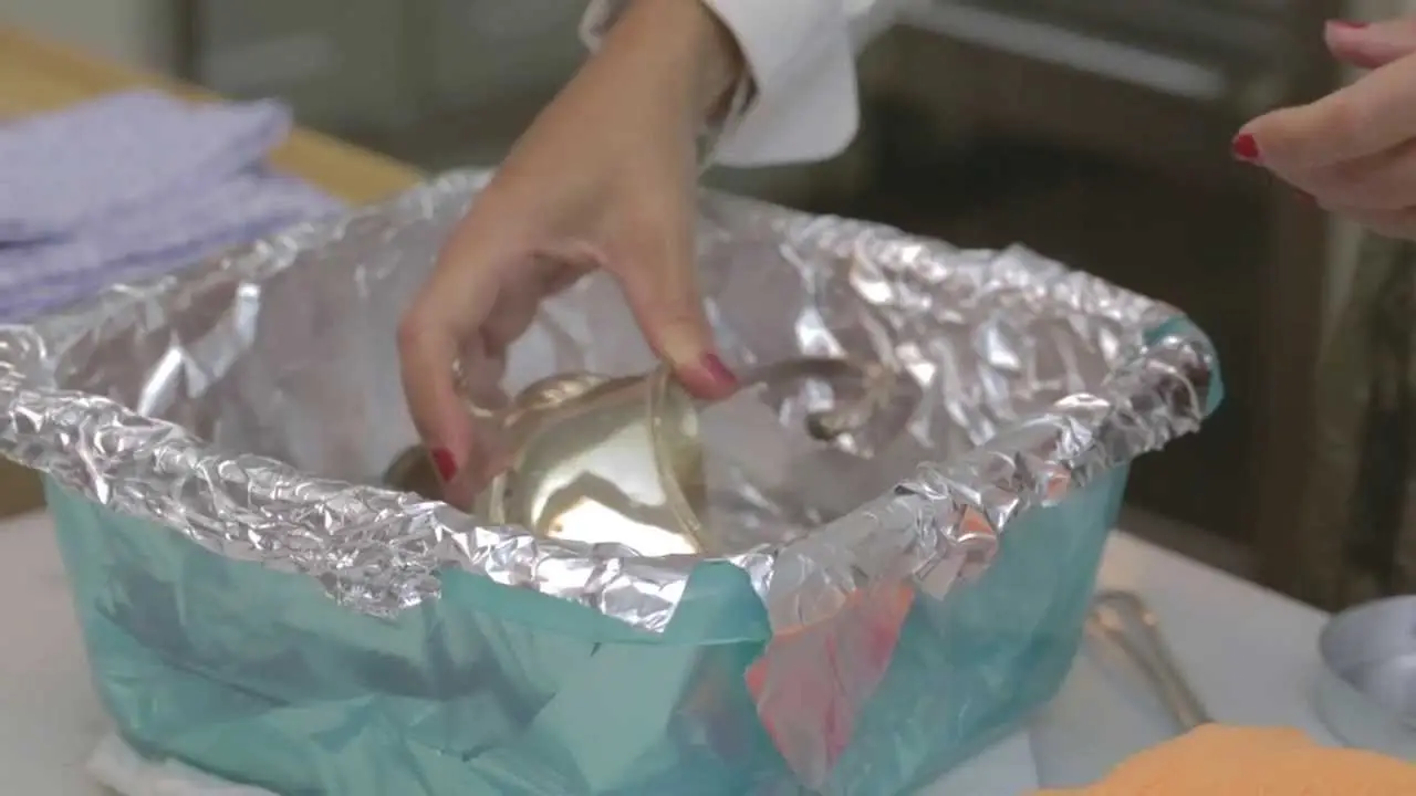 Come pulire l’argento: ecco i cinque trucchetti della nonna