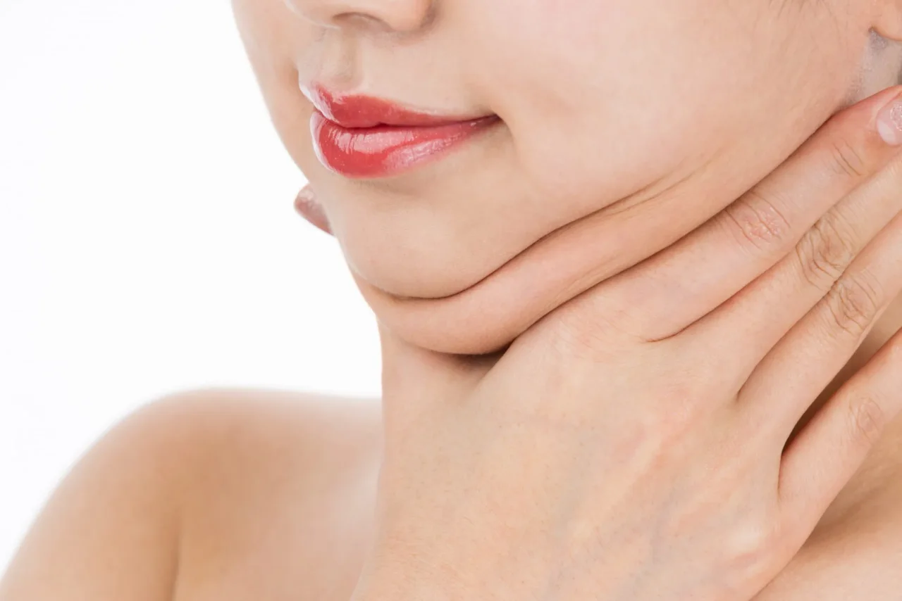 Perché la tiroide influisce sul peso? Le connessioni mediche