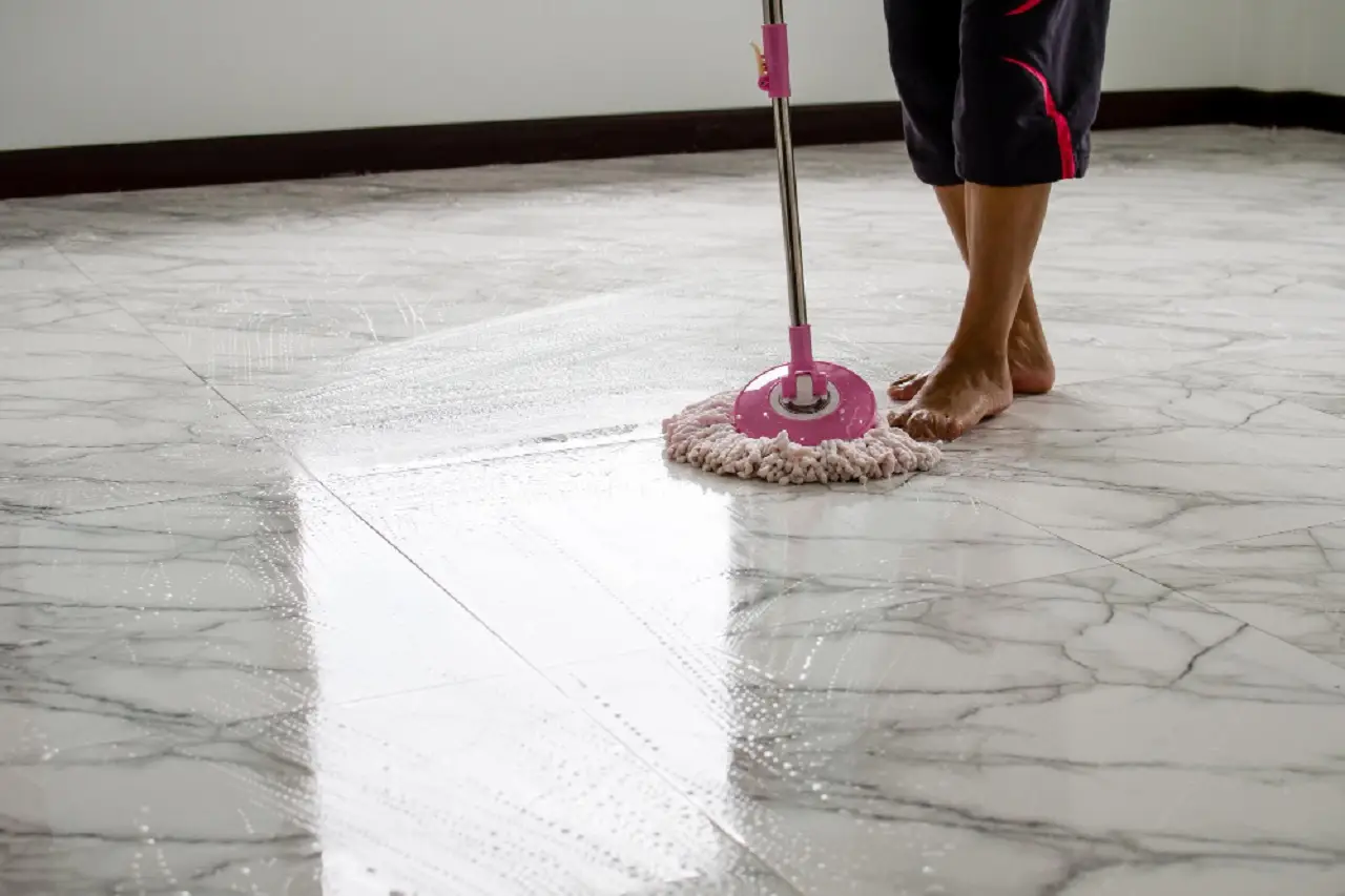 Come lavare pavimenti in marmo: ecco il rimedio definitivo